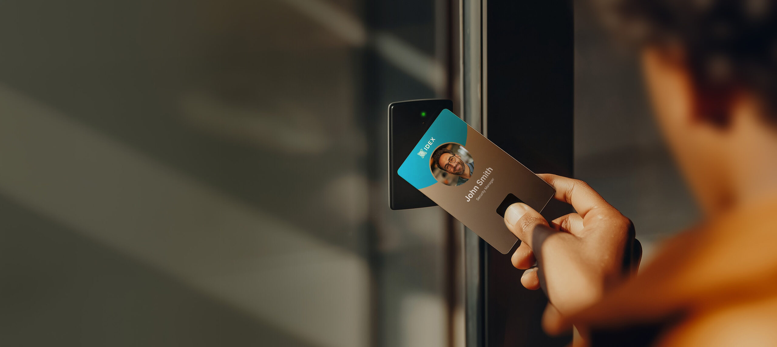 IDEX access card with card reader